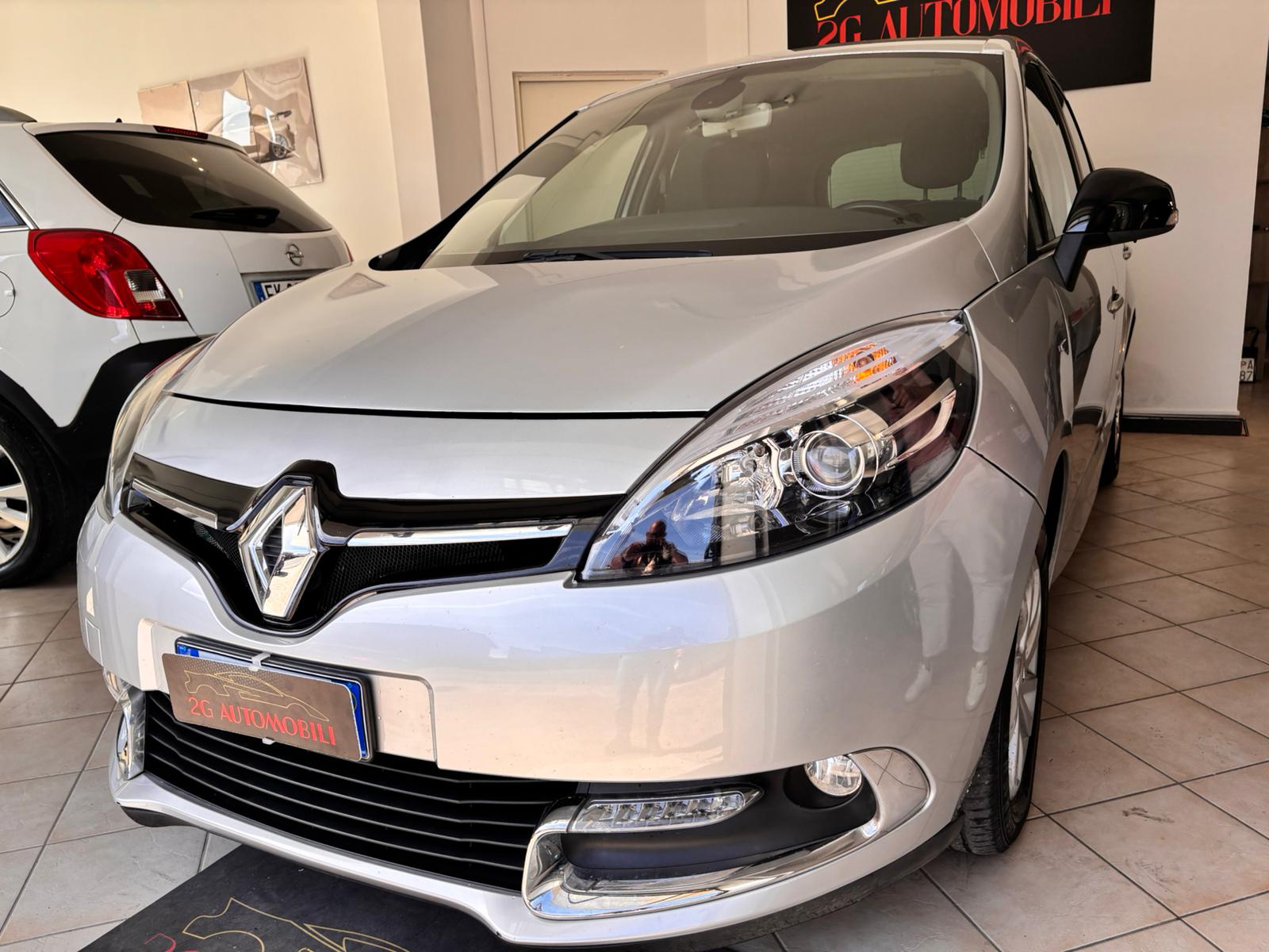 RENAULT SCENIC XMOD 1.5 dci LIMITED