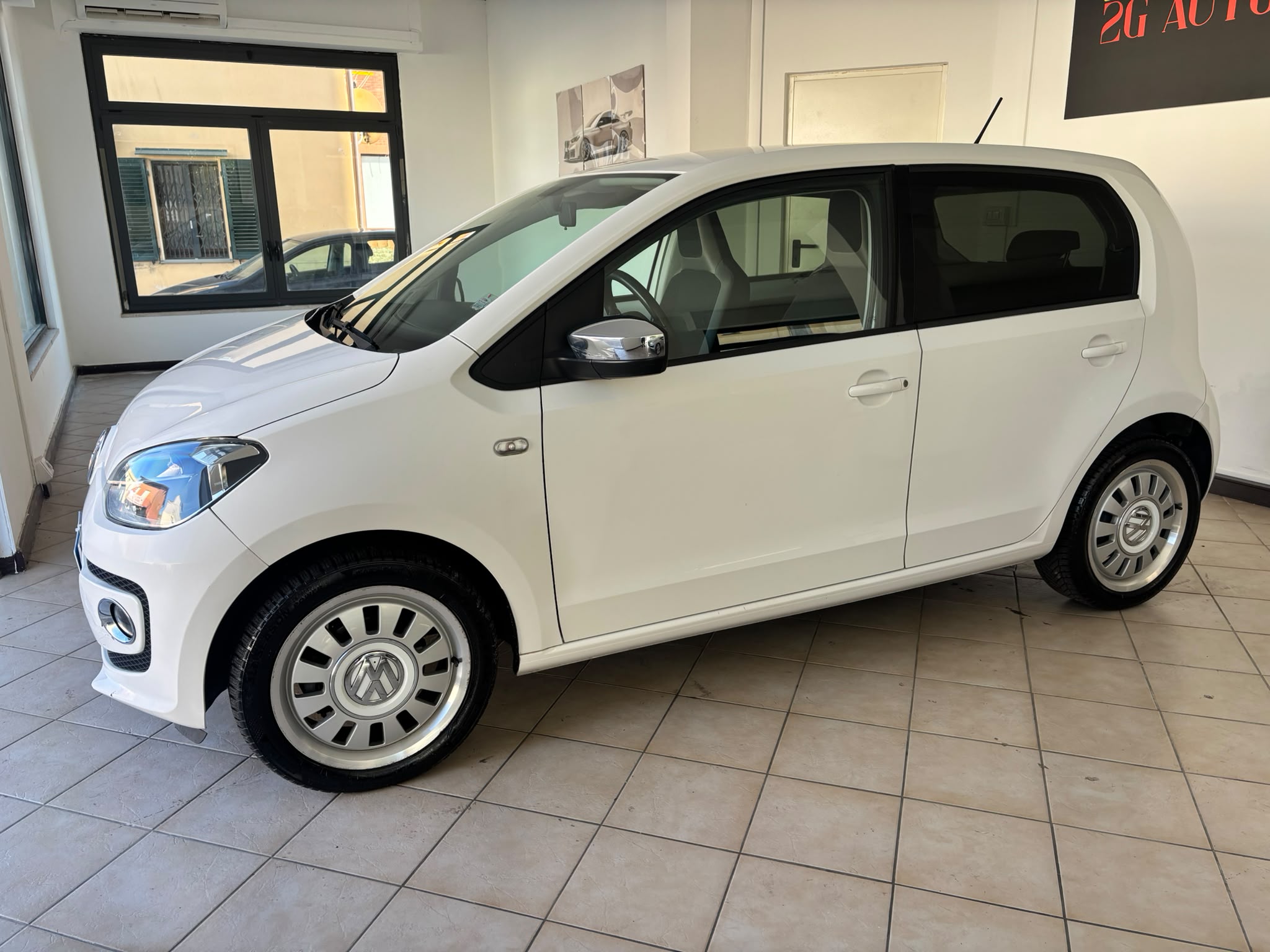 VOLKSWAGEN UP! BENZINA/METANO
