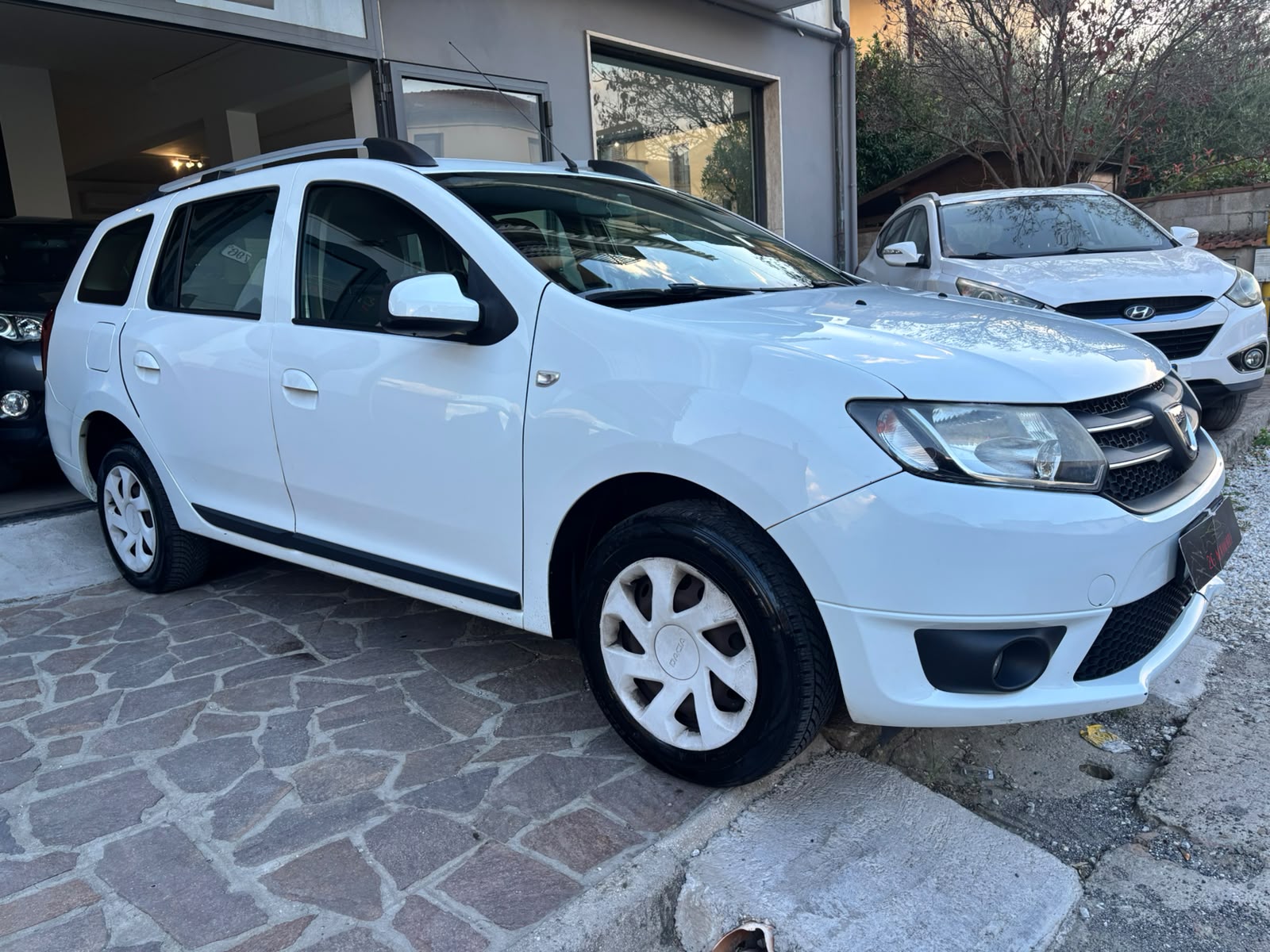 DACIA LOGAN MCV 1.2 BENZ/GPL LAUREATE