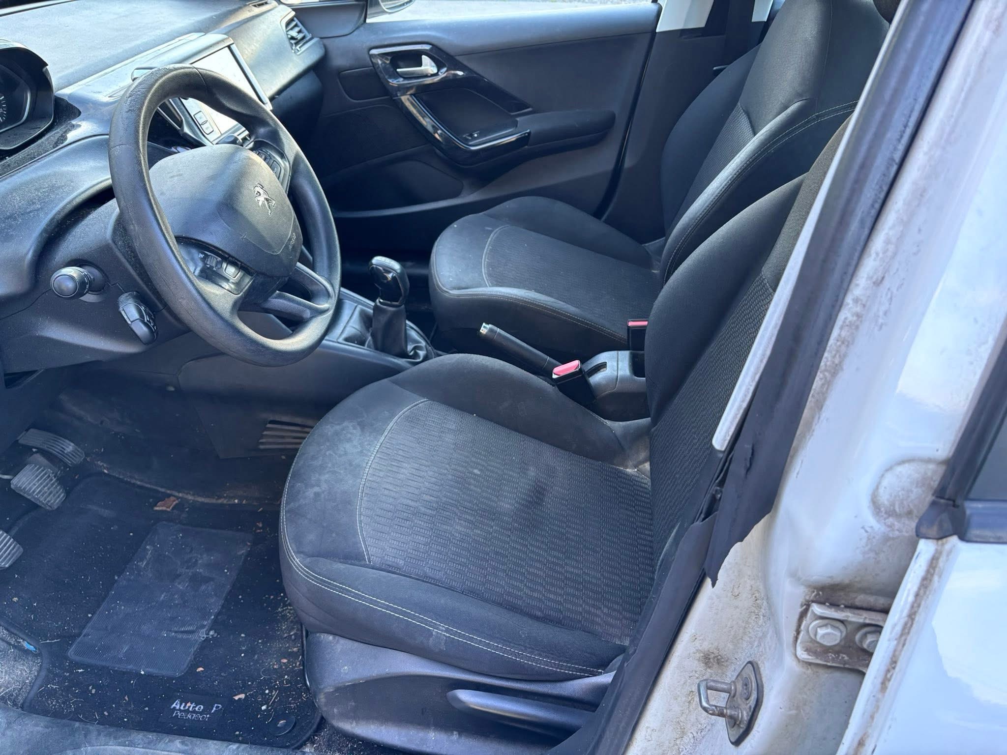 PEUGEOT 208 1.2 puretech