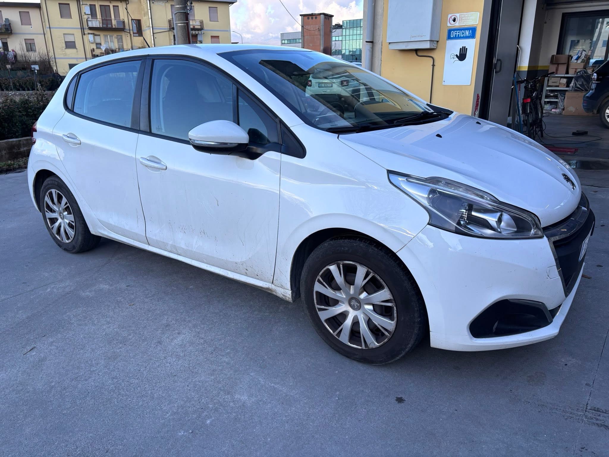 PEUGEOT 208 1.2 puretech