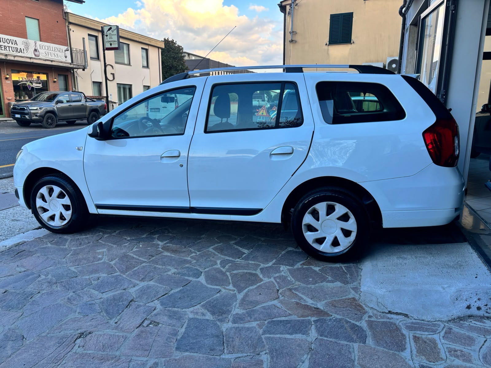 DACIA LOGAN MCV 1.2 BENZ/GPL LAUREATE