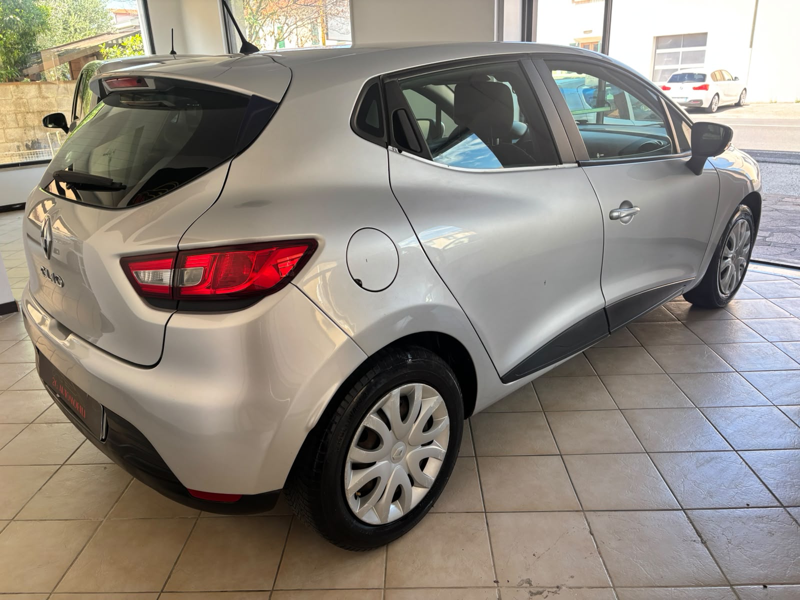 RENAULT CLIO 1.2 BENZINA LIVE 55 KW 75 CV